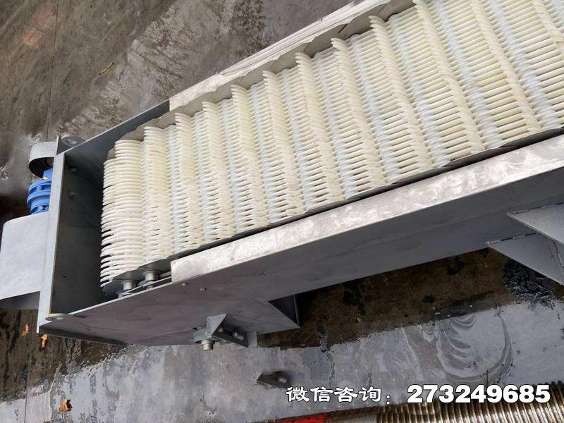 龙子湖回转耙齿式清污机